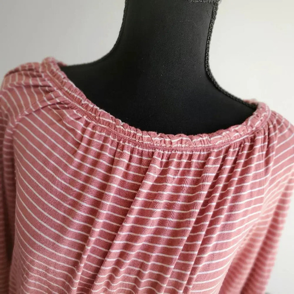 Free Kisses from Macy's Juniors Size Large Striped Mauve Tie Front Top EUC - Picture 5 of 9